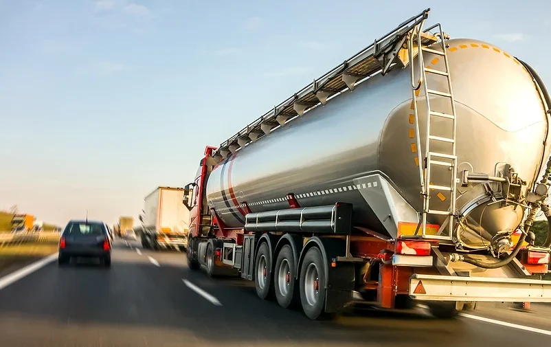 bigstock-bulk-trucking (1)
