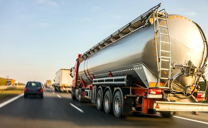 bigstock-bulk-trucking (1)
